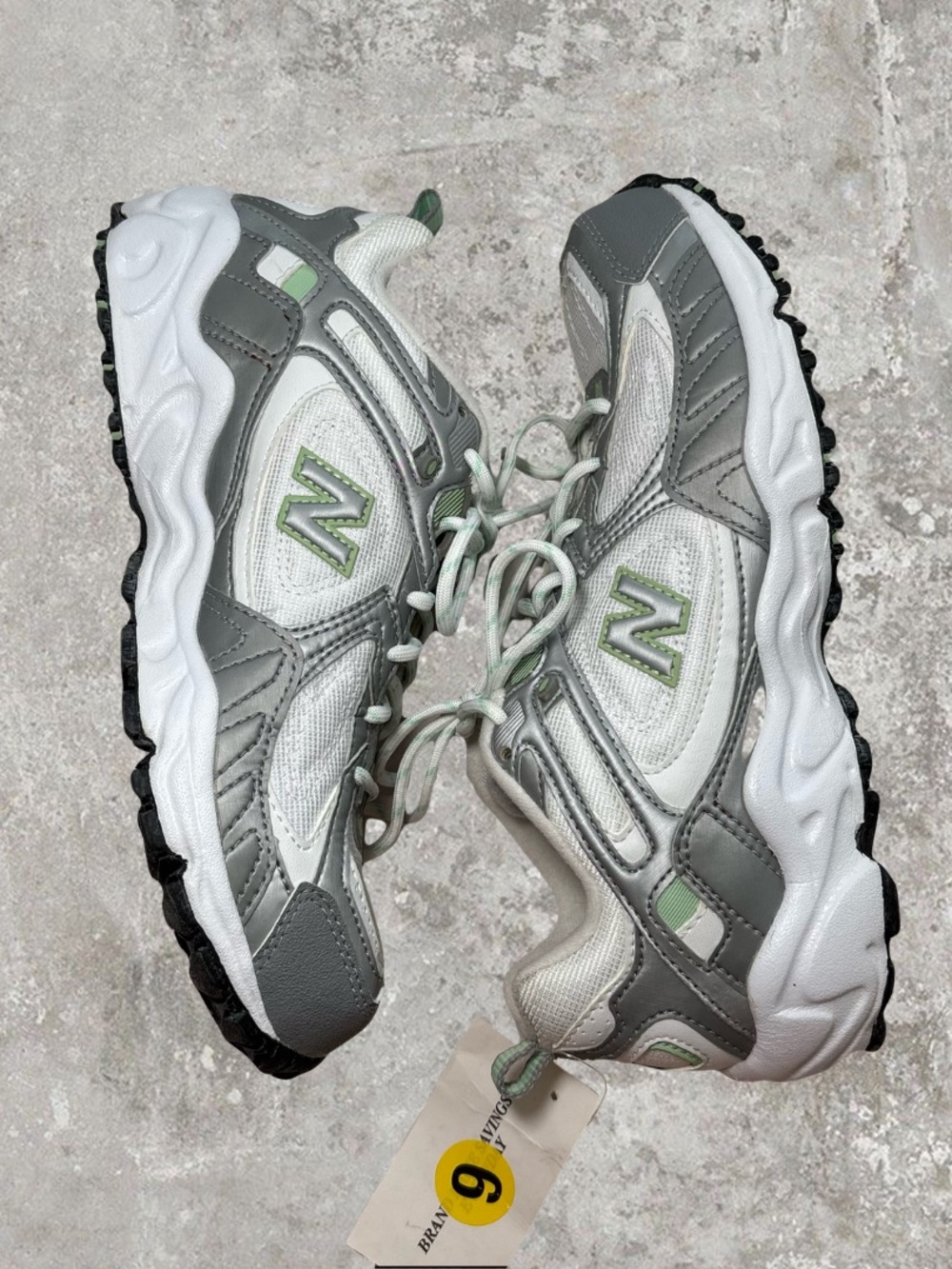 New Balance 530 Green White Gray Gym Shoes